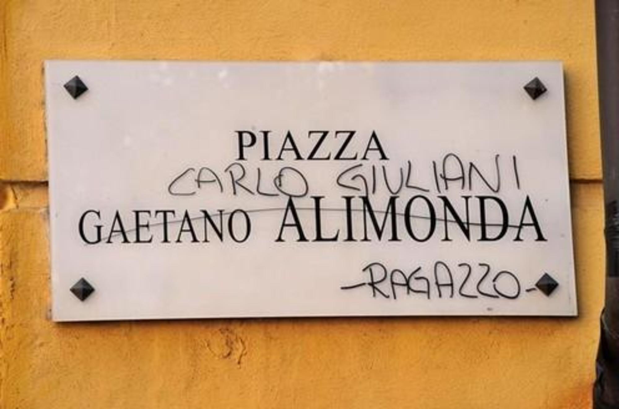 Piazza Carlo Giuliani